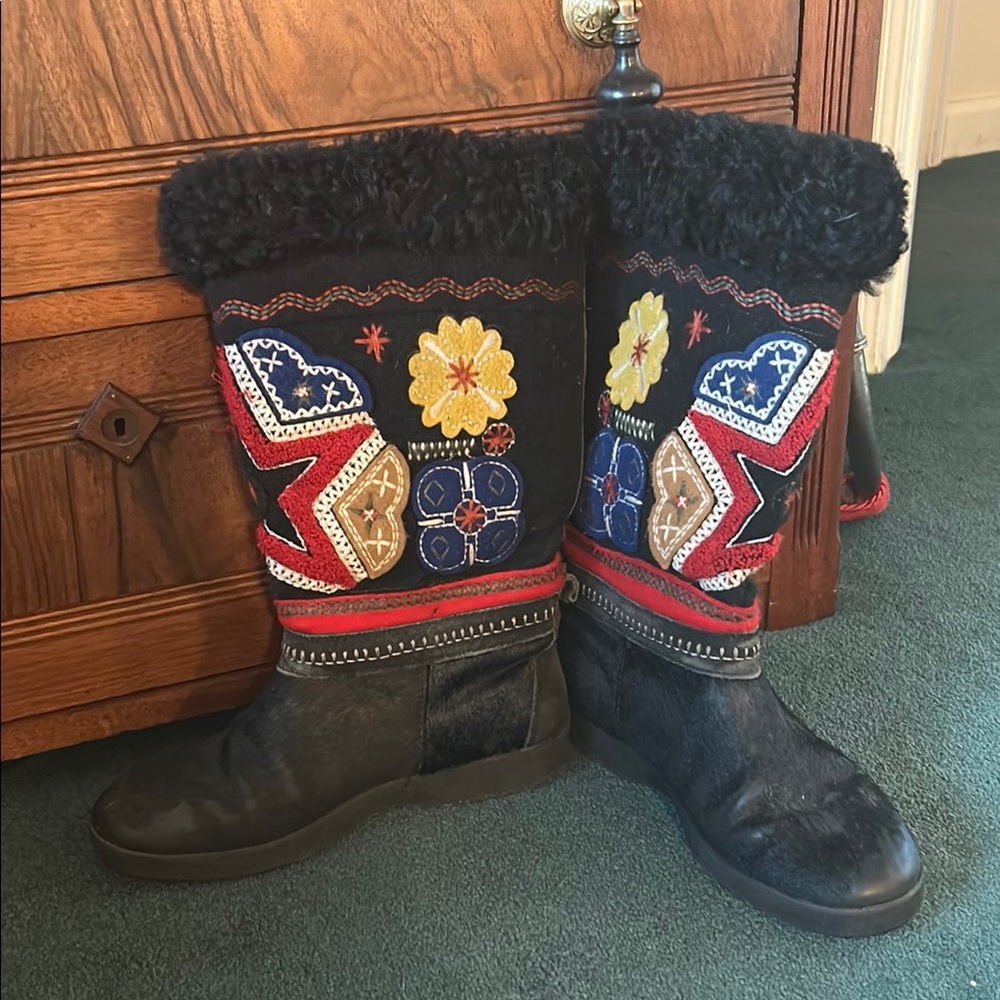 Vintage Tecnica Embroidered Boho Fur Winter Boots